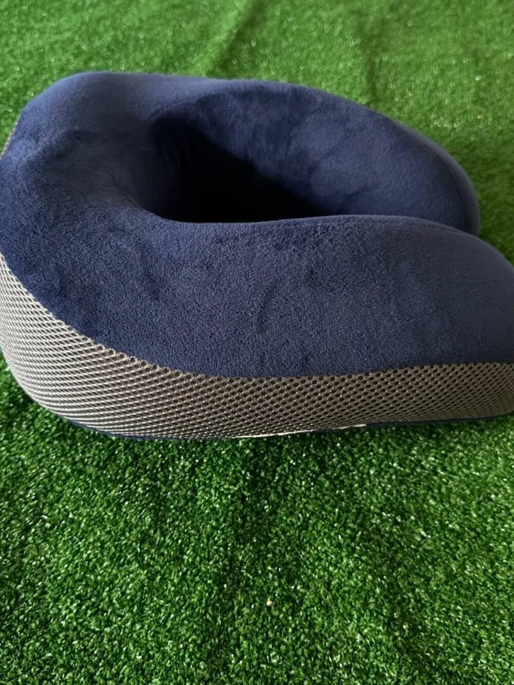 High Sierra HS1214 Travel Neck Pillow 100% Memory Foam Plush Cover Navy Gray